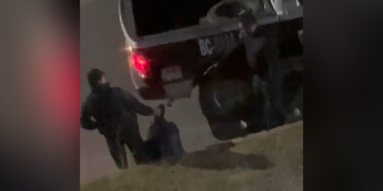 Secretaría de Seguridad de Tijuana investiga abuso de agentes contra indigente