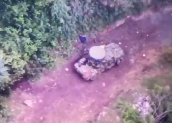 Delincuentes se pasean con libertad en “monstruos” equipados con ametralladoras en Jalisco