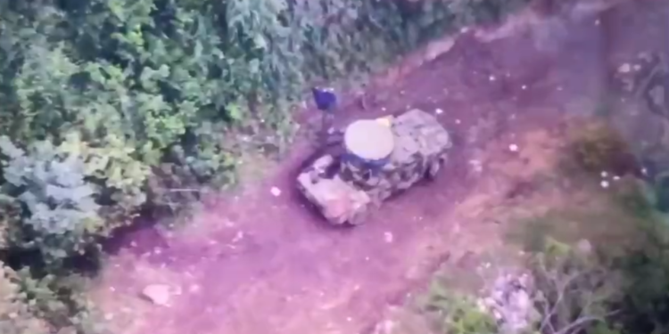 Delincuentes se pasean con libertad en “monstruos” equipados con ametralladoras en Jalisco