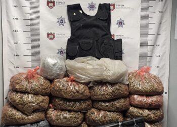 Decomisa Policía Municipal 40 kilos de droga y un arma larga