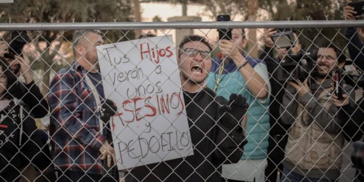 Familiares de Yereltzy se manifestaron afuera del circo de Franccesco en Mexicali