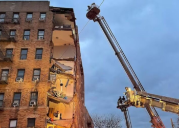 Colapsa edificio en Nueva York