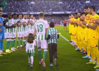 Despiden a Andrés Guardado del Real Betis como un grande