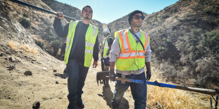 California lanza programa de reinserción con ayuda económica para exreclusos