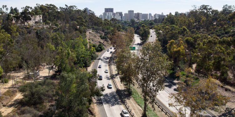 Múltiples cierres de autopista en San Diego durante este fin de semana