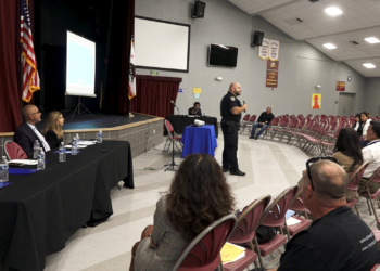 Brindan conferencia sobre riesgos del fentanilo en San Ysidro