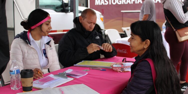 Otorgan atención médica a personas migrantes nacionales y extranjeras