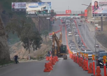 Obras congestionan el acceso a Playas de Tijuana