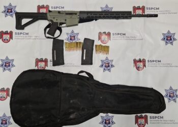 Como en El Mariachi, hombre portaba arma larga en estuche de guitarra