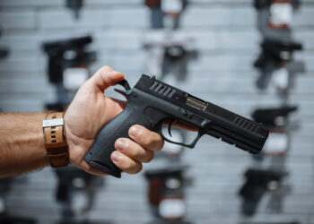 Proponen Ley para Reforzar Control de Armas en California