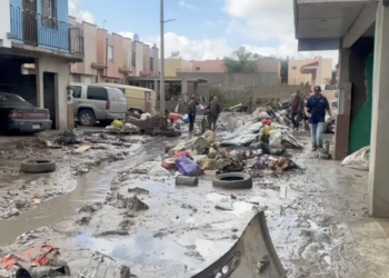 Vecinos de Riberas del Bosque sufren los estragos de la inundación