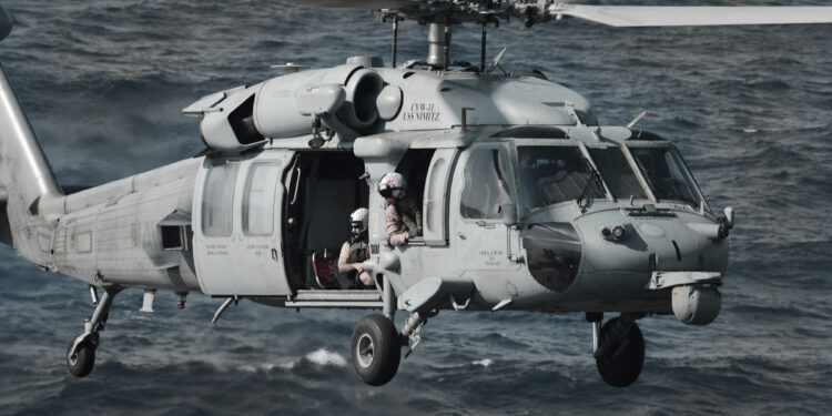 Helicóptero de la Armada se estrelló en la Bahía de San Diego, la tripulación sobrevive