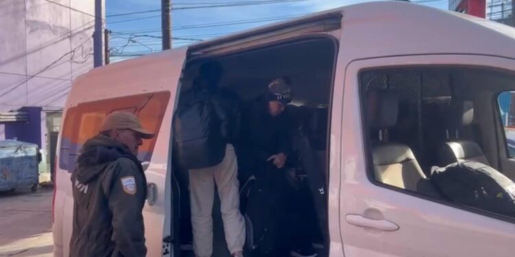 Rescatan a 21 migrantes vietnamitas en Tijuana
