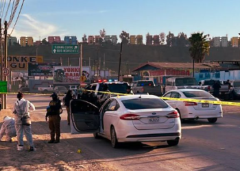 Atacan a balazos a oficial de la Policía Municipal de Tijuana
