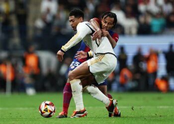 Real Madrid golea al Barcelona y se corona con la Supercopa