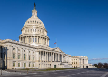 Anuncian nuevo acuerdo para ampliar créditos fiscales por hijos y exenciones para empresas