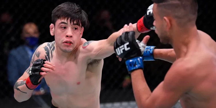 Brandon Moreno cayó ante Brandon Royval en UFC México
