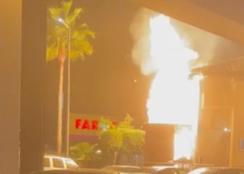 Incendio en Café de la Flor de Macroplaza provoca evacuaciones