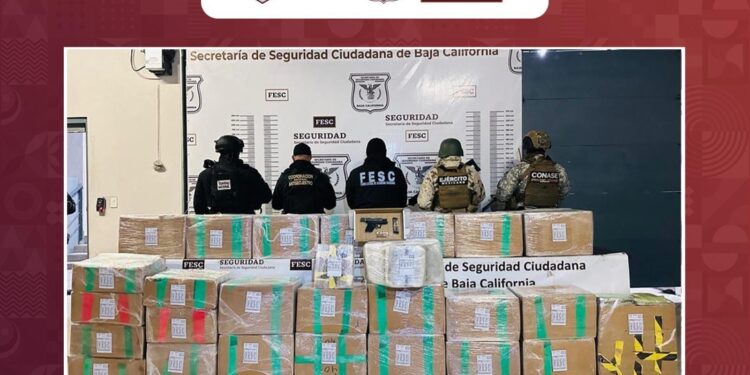 Decomisan media tonelada de metanfetamina en automóvil abandonado