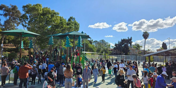 Celebran reapertura del parque más antiguo de La Mesa en Collied Park