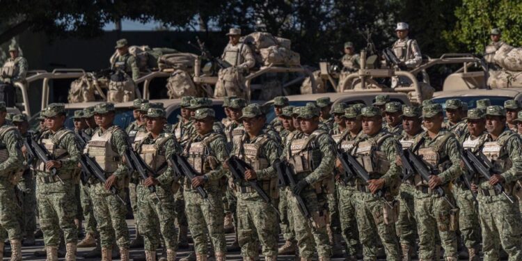 Soldados mexicanos llegan a Tijuana