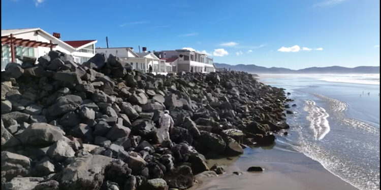 Continúa la búsqueda de los 7 militares desaparecidos en el mar de Ensenada