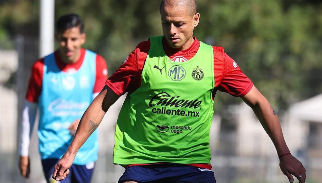 “Chicharito” Hernández ya entrena junto con el resto del equipo