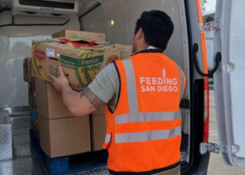 San Diego apoya a familias militares con recolección de alimentos