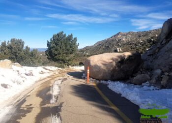Roca gigante obstaculiza el acceso a la Sierra de San Pedro Mártir