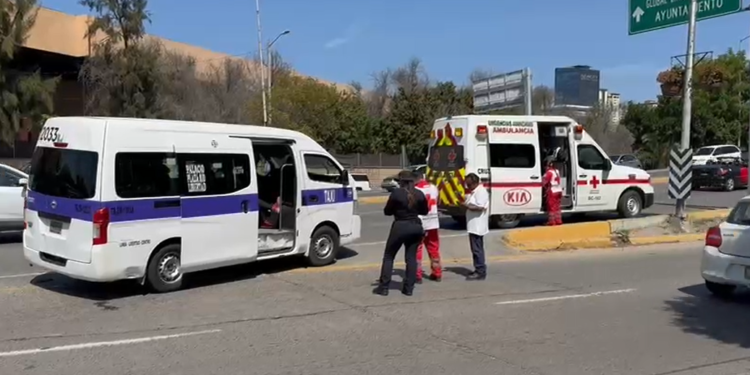 Reportan accidente vehicular en el Boulevard Independencia en Tijuana