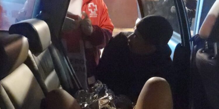 Mujer da a luz a bebé en un automóvil en Tijuana