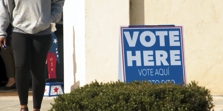 Cientos de miles de votos registrados en las elecciones primarias en California