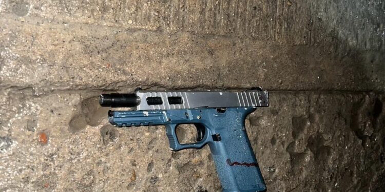 Sujeto es abatido tras agresión armada contra policías