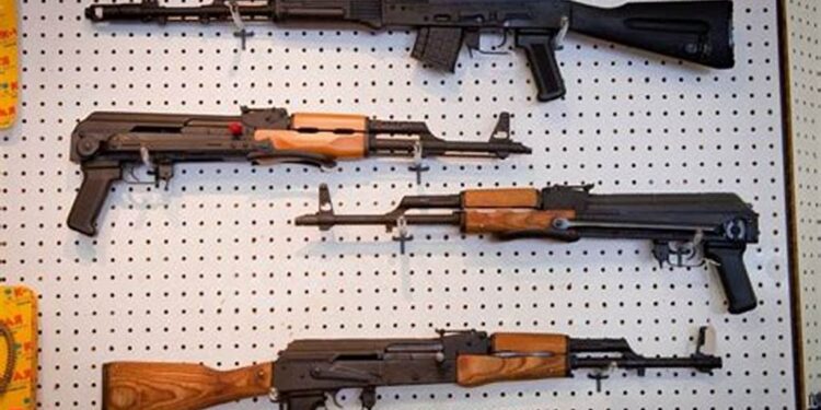 Detienen a hombres que compraron armas en Texas para un cártel mexicano