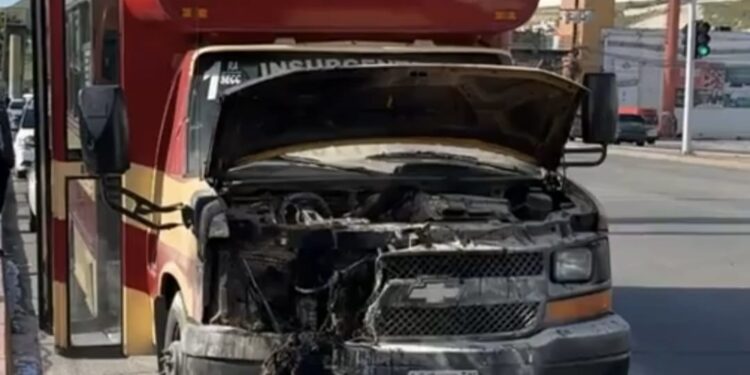 Se incendia Calafia frente a la Macroplaza