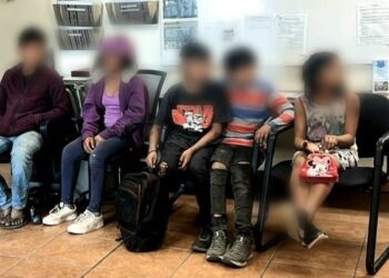 Menores pedían dádivas y comida en calles de Mexicali