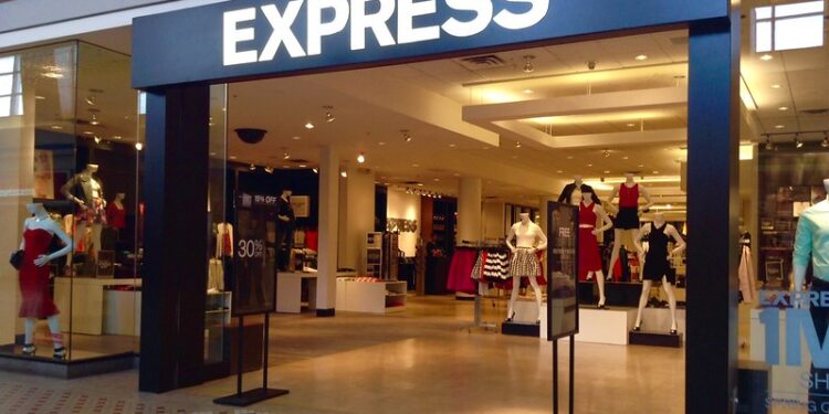Express Clothing Store, Enfield, CT, 2/2015 por Mike Mozart de TheToyChannel y JeepersMedia en YouTube (Flickr)