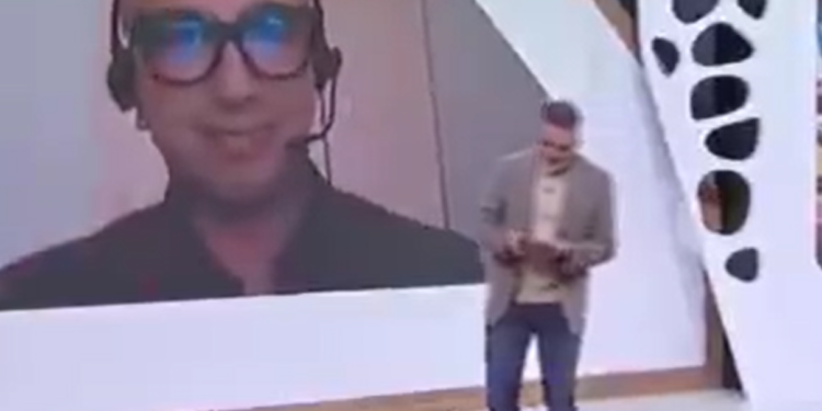Conductor de televisión confundió a una invitada trans