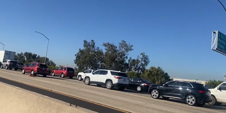 Reportan tráfico en la carretera I-5 tras fuerte accidente