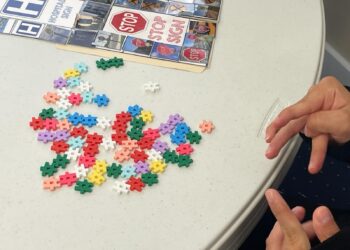 Conmemoran el día de la concientización sobre el autismo; una luz sobre el espectro