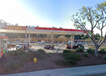 Identifican a hombre asesinado en gasolinera por apuñalamiento