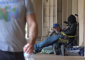 Alcaldes de California llegan al Capitolio para abordar crisis de vivienda