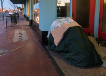 Informe revela nuevo récord de personas en condición de calle en San Diego