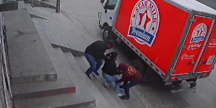 Privan de la libertad a mujer en una tienda de Tijuana