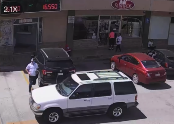 Roban bolso a mujer en una casa de cambio de Tijuana