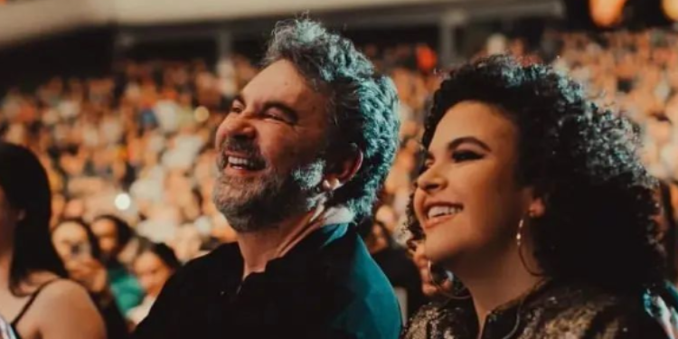 Manuel Mijares se Pronuncia tras Burlas hacia su Hija Lucero Mijares