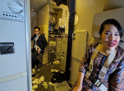 Al menos un muerto y 30 heridos por fuerte turbulencias en un vuelo de Londres a Singapur