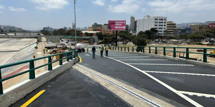 Puente vehicular El Chaparral reabre con un solo carril de circulación