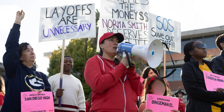 Distrito Escolar Unificado de San Diego anula avisos de despido a docentes