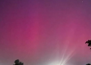 Sorprenden auroras boreales por tormenta solar